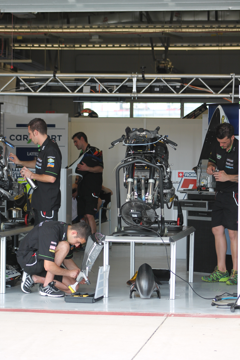 Illustration for article titled MotoGP Bikes In Various States Of Undress